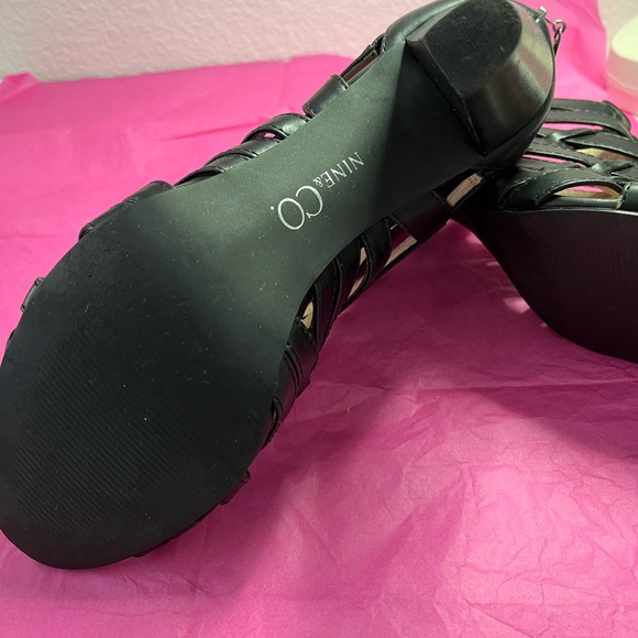 Heels - Picture 2 of 3